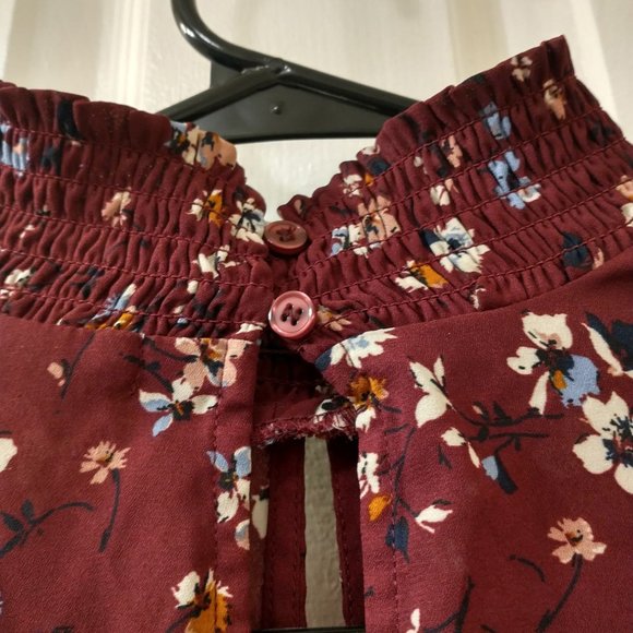 Socialite Burgundy Floral Blouse - Picture 5 of 7